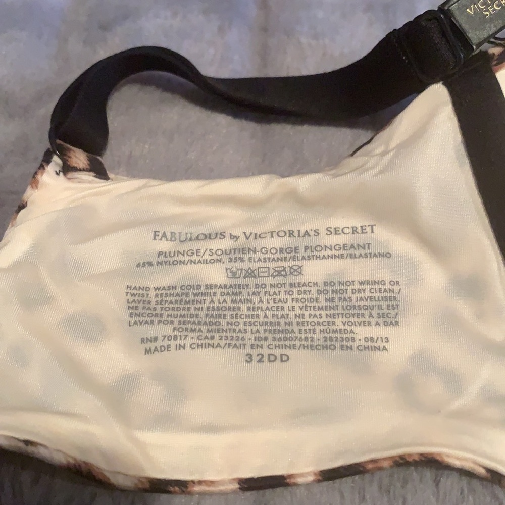 Brand New Victoria’s Secret Fabulous Push Up Bra - Picture 4 of 5